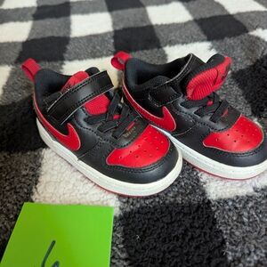 Nike Kids' Black and Red Sneakers